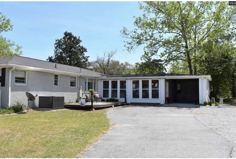 Custom lawn mowing service experts serving West Columbia, SC - Kneale’s Lawncare