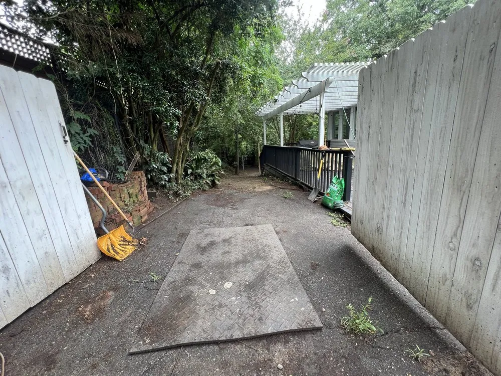 Affordable outdoor landscaping with custom design in West Columbia, SC by Kneale’s Lawncare