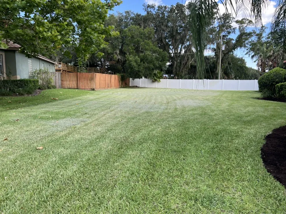 Professional lawn mowing service experts serving Lakeland, FL - Knights Landscape Design