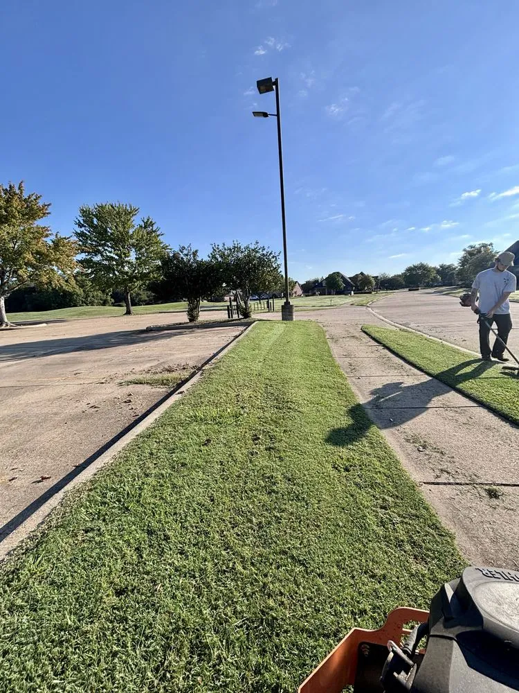 Top-rated lawn mowing service in Bossier City, LA by Knights Outdoor Services