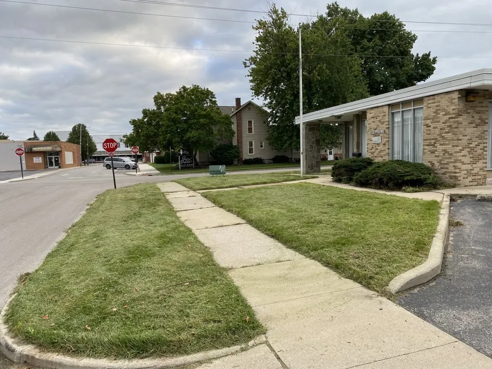 Expert residential landscaping with custom design in Liberty Center, OH by KNM Mowing & More