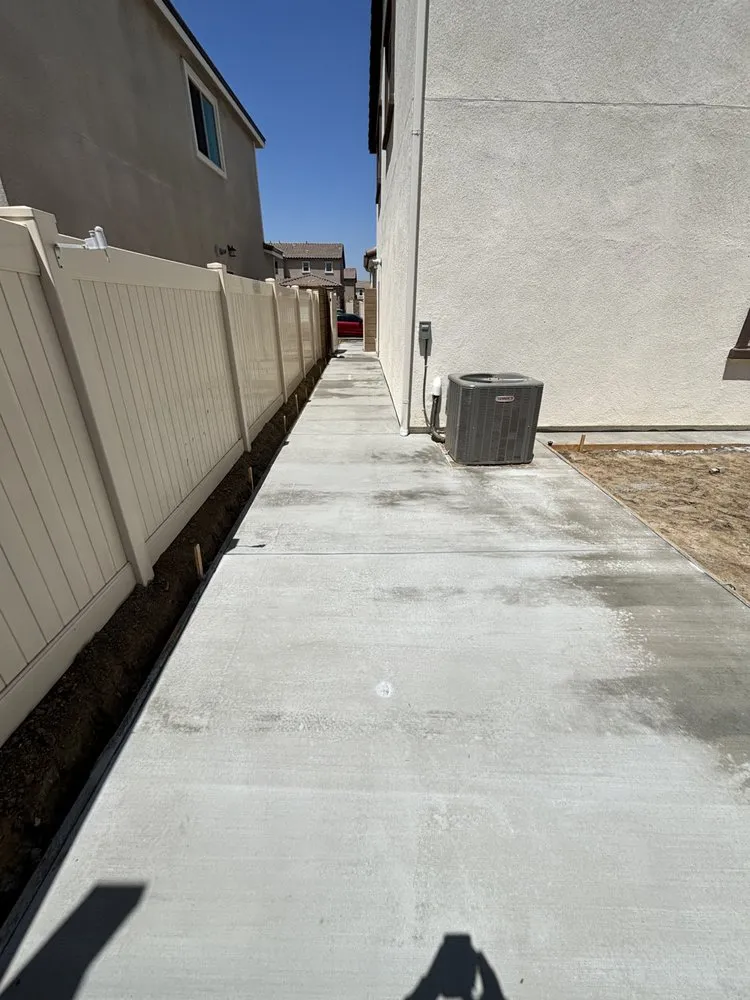 Top-rated yard cleanup service for residential properties in Lake Havasu City, AZ by Knockout Landscape