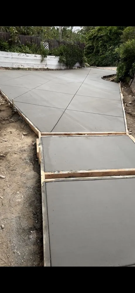 Affordable lawn care service for year-round maintenance across Los Angeles, CA - Knockout Landscape