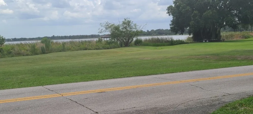 Expert garden landscaping for residential properties in Eustis, FL by Knockout Landscaping