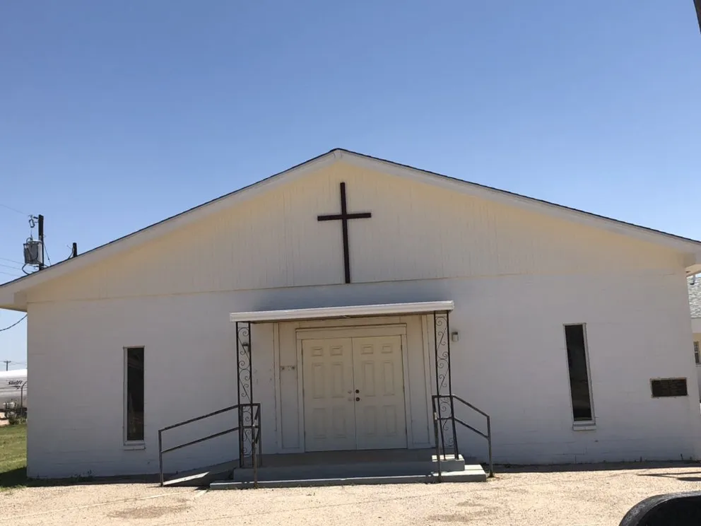 Local lawn mowing service with custom design in Midland, TX by Knockout Lawn & Home Improvement Services