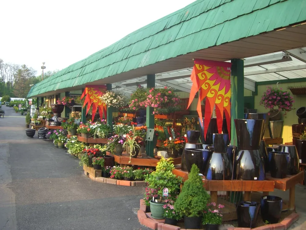 Custom landscape design for beautiful yards across Dayton, OH - Knollwood Garden Center and Landscaping