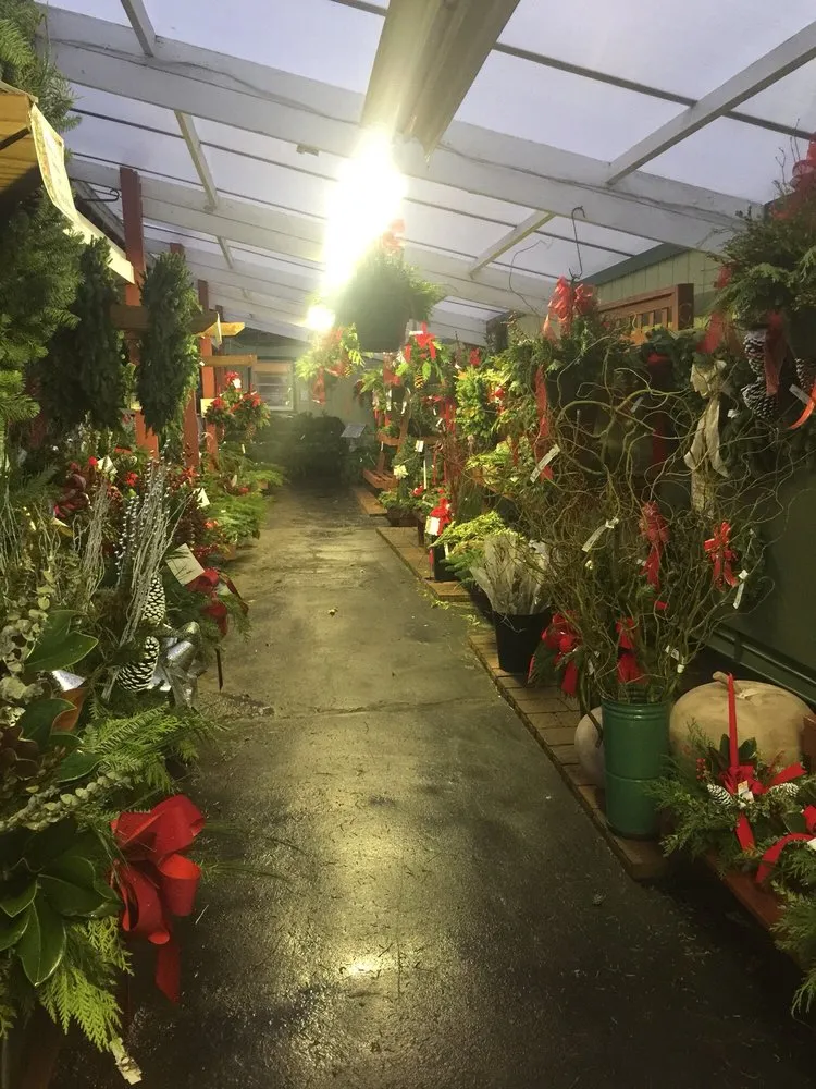 Local lawn mowing service in Dayton, OH by Knollwood Garden Center and Landscaping