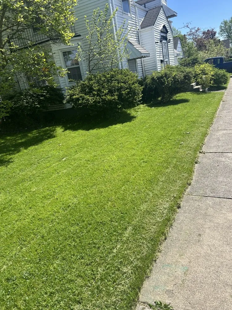Custom yard maintenance for residential properties in Buffalo, NY by Knowledgeable Lawn Care