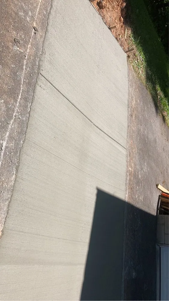 Affordable yard cleanup service for homes in Knoxville, TN by Knox Mowing