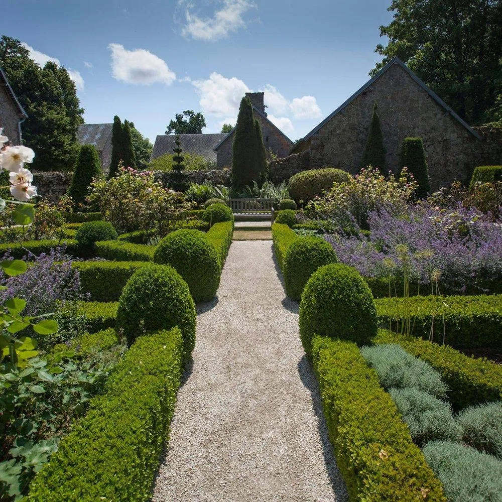 Reliable lawn care service for homes across New Brunswick, NJ - K&O Landscaping