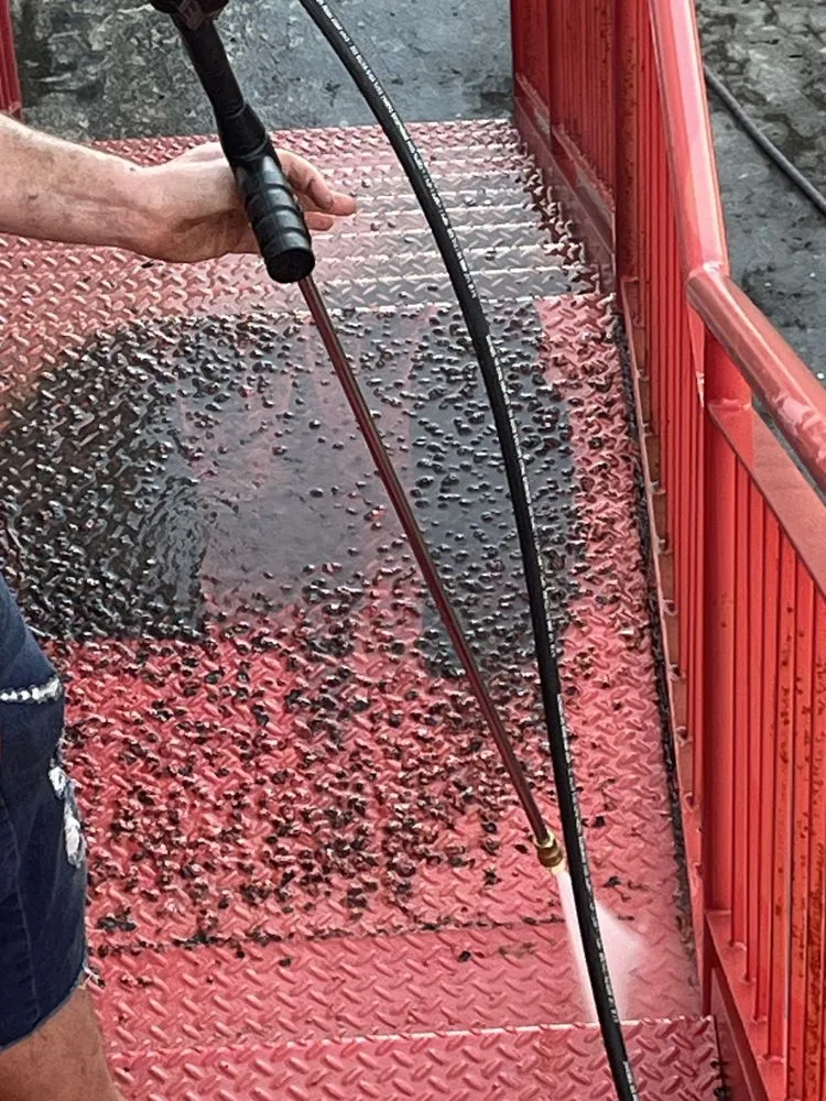 Professional yard maintenance for beautiful yards in Port Allen, LA by Koc Construction