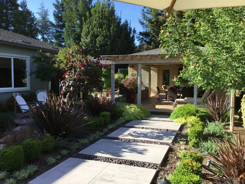 Custom garden landscaping in San Jose, CA by Koch & Associates Landscape Construction
