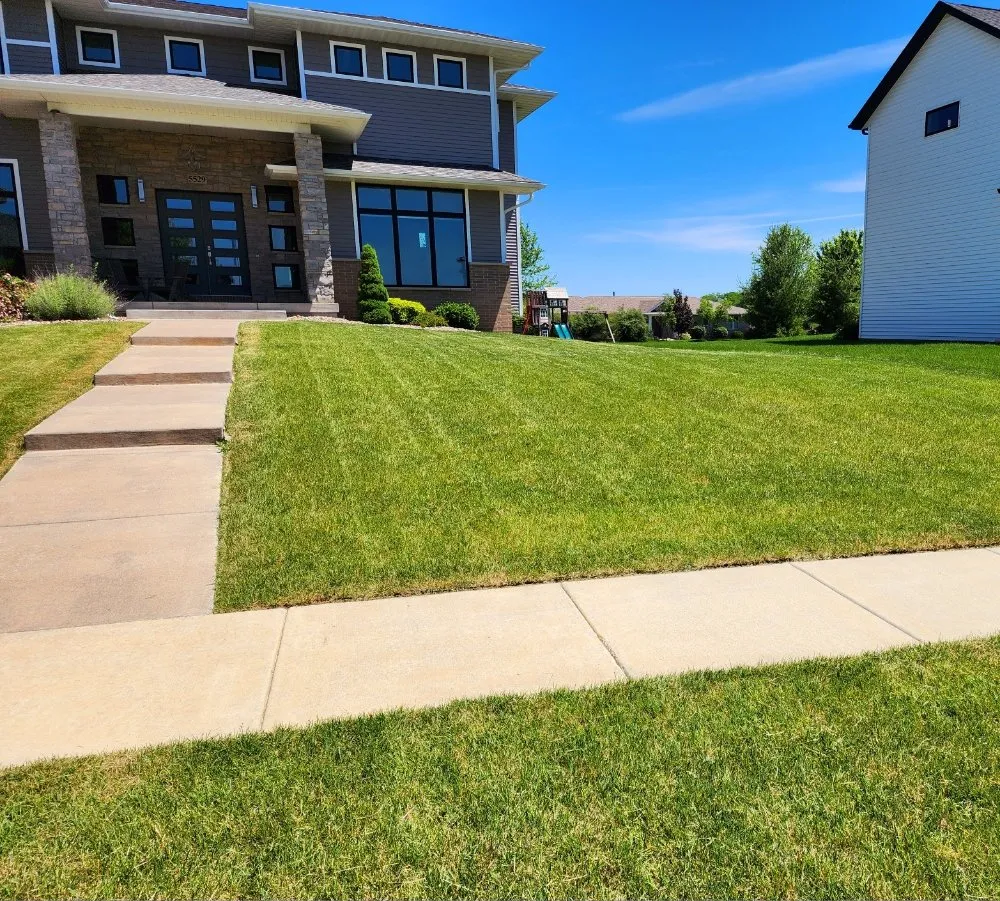 Professional yard cleanup service for homes across Prophetstown, IL - Kohls Cuts