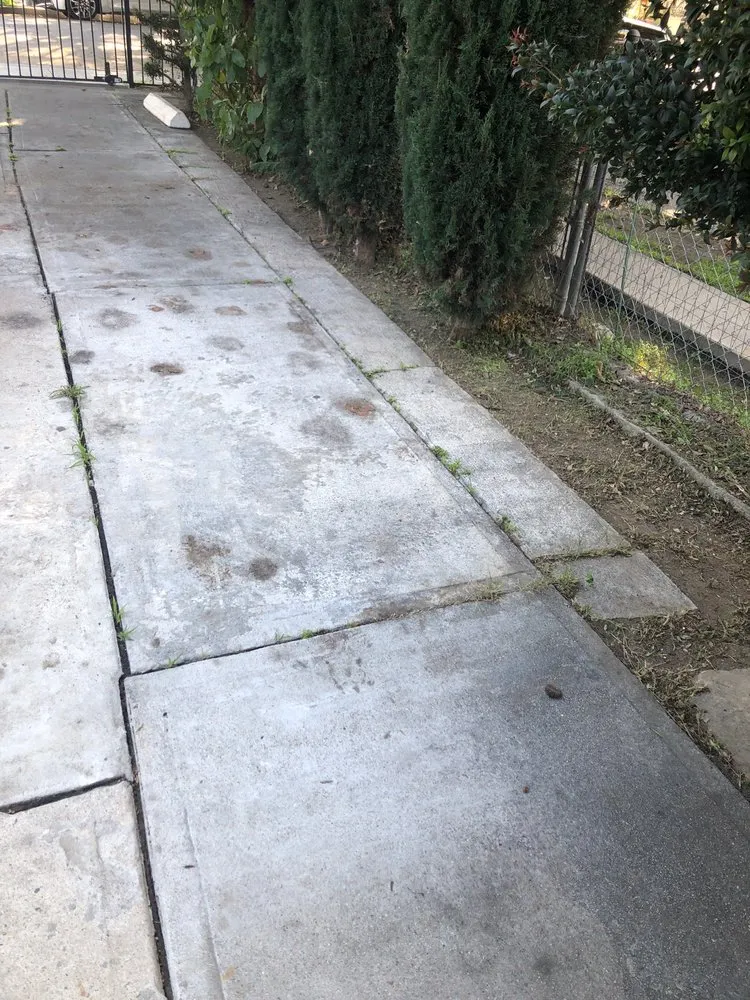 Local lawn mowing service experts serving Downey, CA - Kokonut Lawn Care