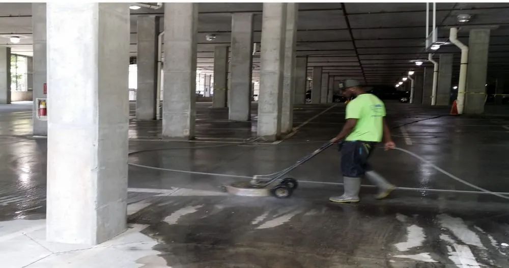 Professional yard cleanup service experts serving Snellville, GA - Kom Klean Pressure Washing