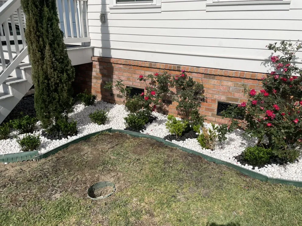 Custom garden landscaping for residential properties across Chalmette, LA - KoMar Lawn Care Services