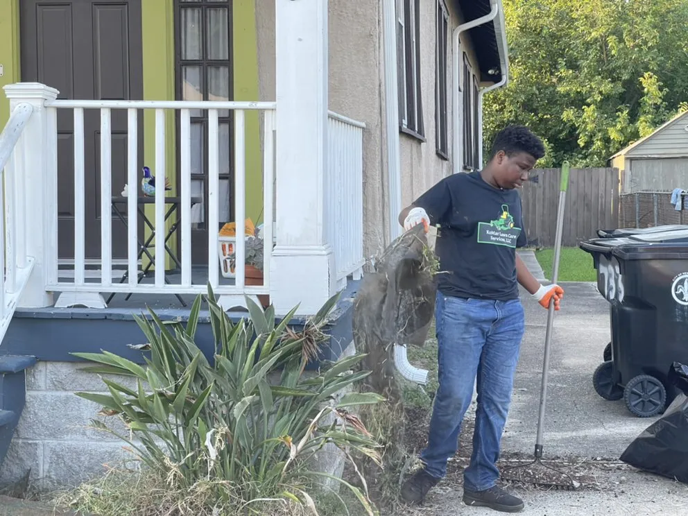 Local garden landscaping experts serving Chalmette, LA - KoMar Lawn Care Services
