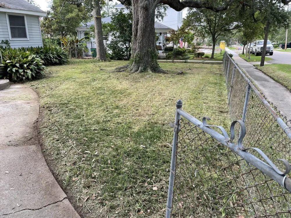 Trusted lawn mowing service in Chalmette, LA - KoMar Lawn Care Services