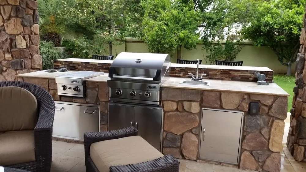 Professional yard maintenance in Tempe, AZ by Kona Land & Water Escape