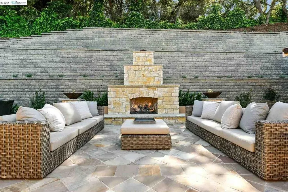 Professional garden landscaping in Santa Clara, CA by Konig Construction & Outdoor Living Specialists