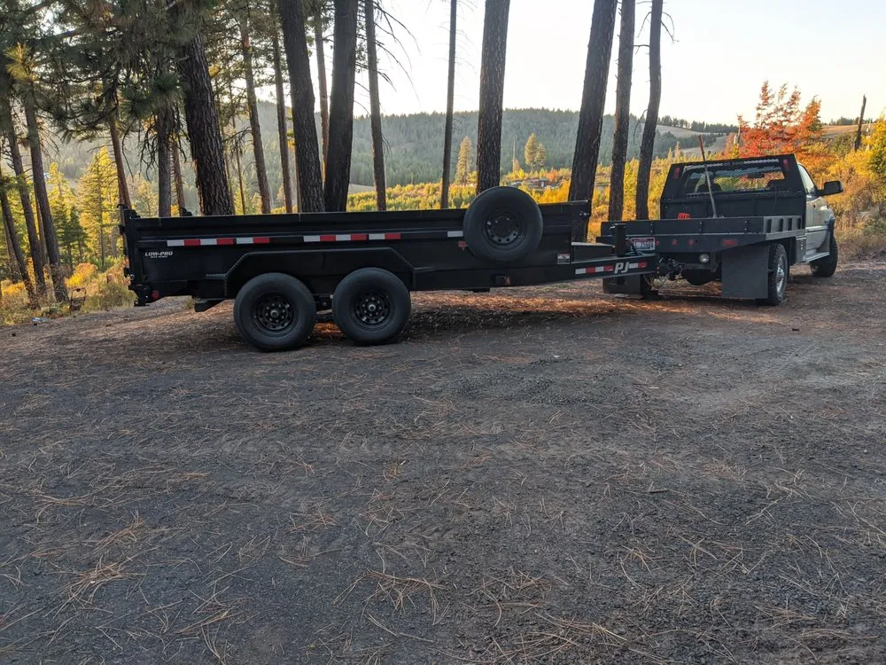 Professional yard cleanup service in Viola, ID by Konstanty Services