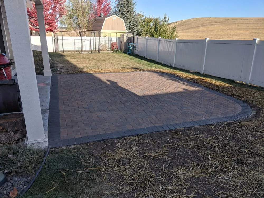 Trusted yard cleanup service for year-round maintenance across Viola, ID - Konstanty Services