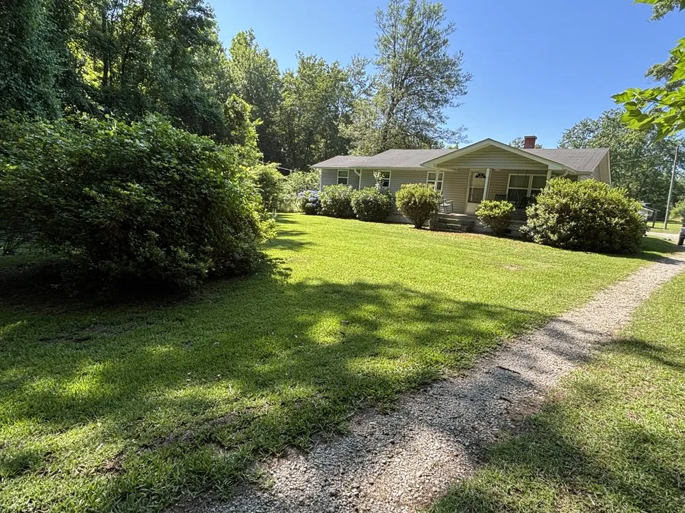 Trusted garden landscaping experts serving Burgaw, NC - Kountry Kutz and Landscaping