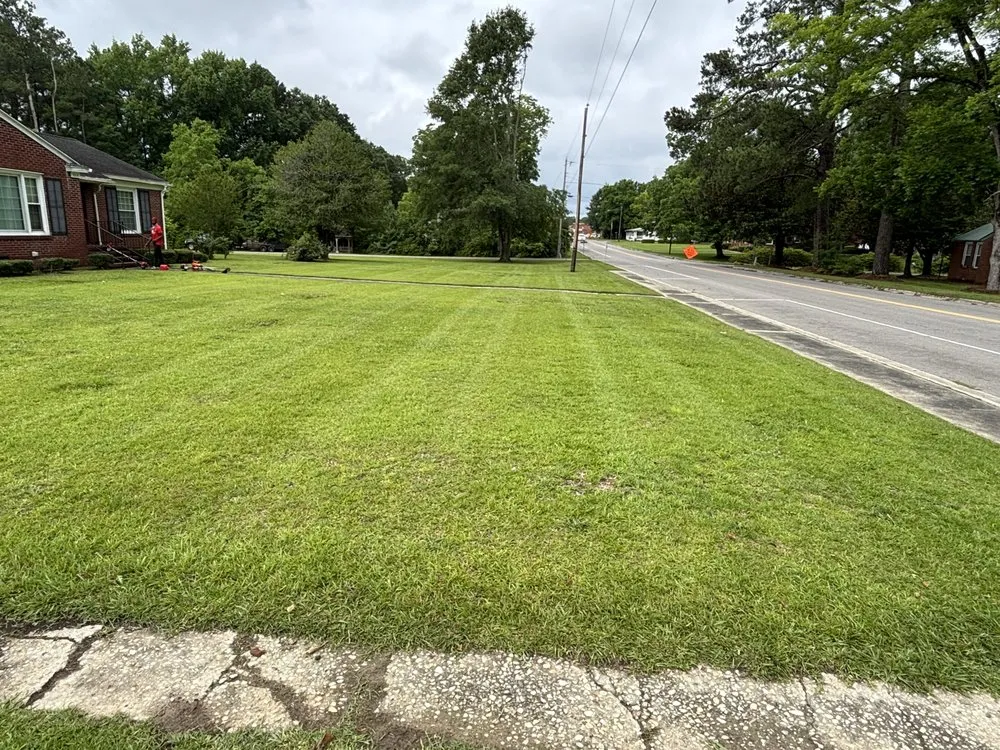 Expert residential landscaping experts serving Burgaw, NC - Kountry Kutz and Landscaping