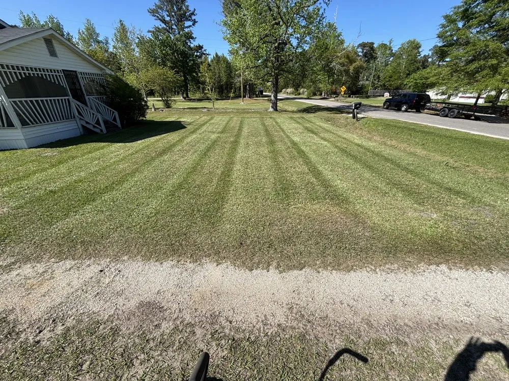 Affordable landscape design with custom design in Burgaw, NC by Kountry Kutz and Landscaping