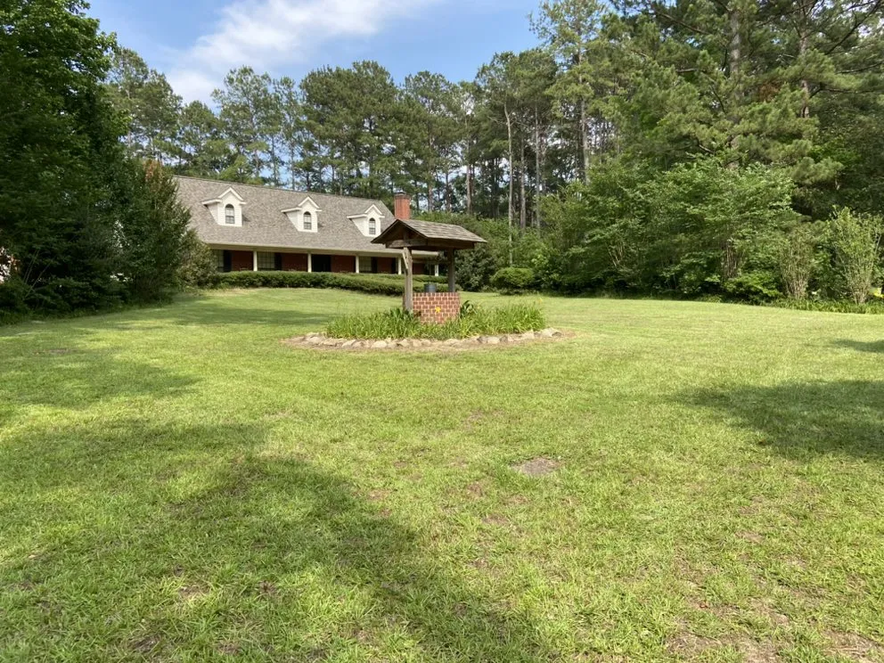 Reliable lawn mowing service experts serving Huntington, TX - Kountry Kutz Lawn Services