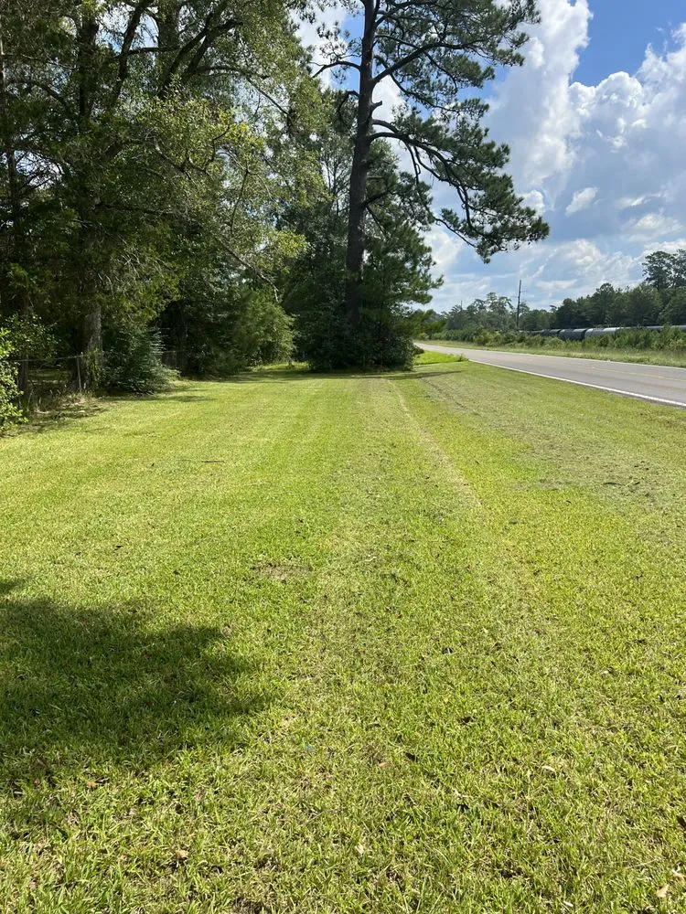 Custom landscaping services in Huntington, TX by Kountry Kutz Lawn Services