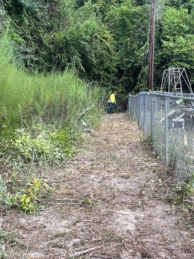 Trusted yard maintenance for homes in Huntington, TX by Kountry Kutz Lawn Services