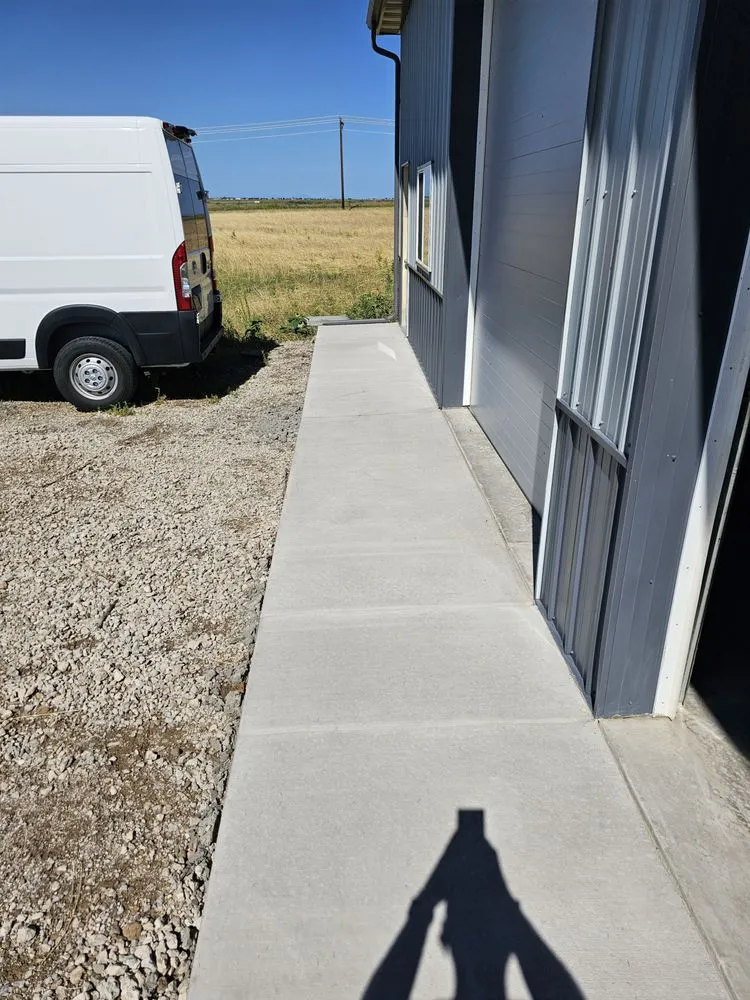 Expert garden landscaping experts serving Bennett, CO - Kountry Life Kustomz