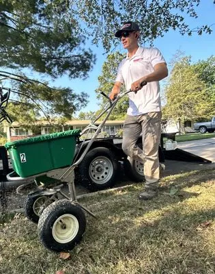 Kozeny's Lawn Service Logo