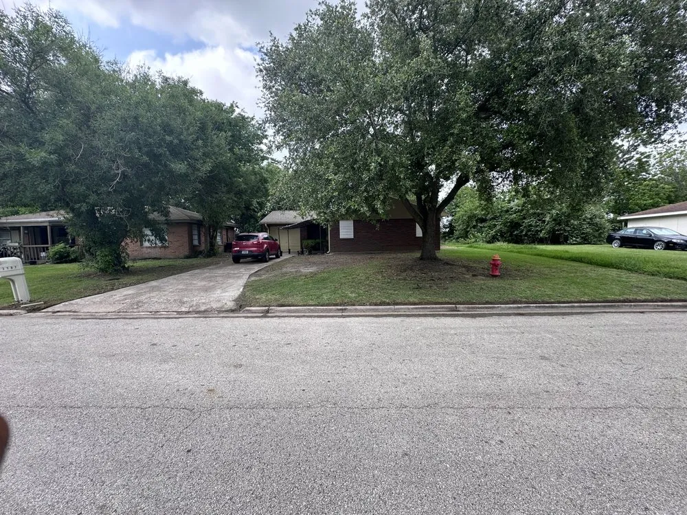 Trusted garden landscaping for year-round maintenance across San Leon, TX - KP Lawn Technicians