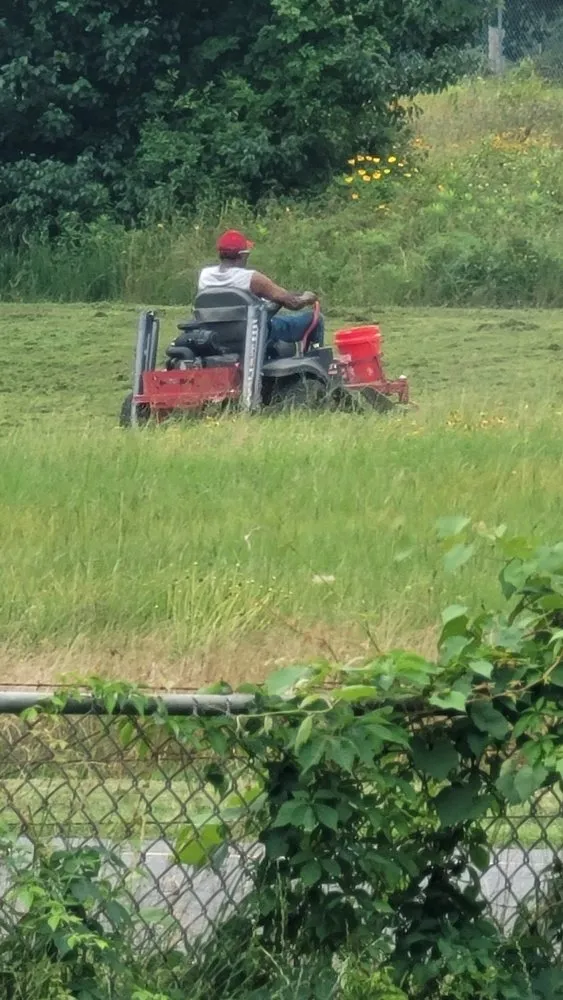 Trusted lawn care service in Overton, TX by KP’s Grass & Weedeating