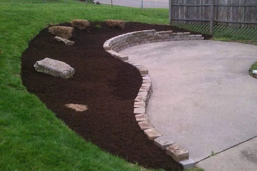 Professional outdoor landscaping in Hamilton, OH by K&R Landscaping