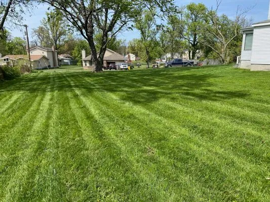 KR Lawn Services Logo