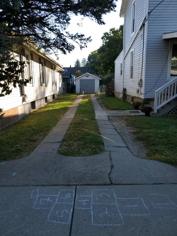 Custom outdoor landscaping for year-round maintenance in Aurora, IN by KR Outdoor Services