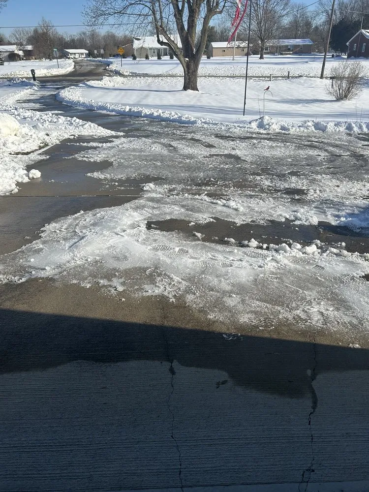 Top-rated lawn mowing service in Aurora, IN - KR Outdoor Services