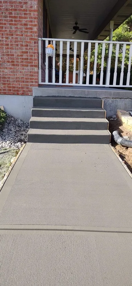 Top-rated garden landscaping in Aurora, IN by KR Outdoor Services