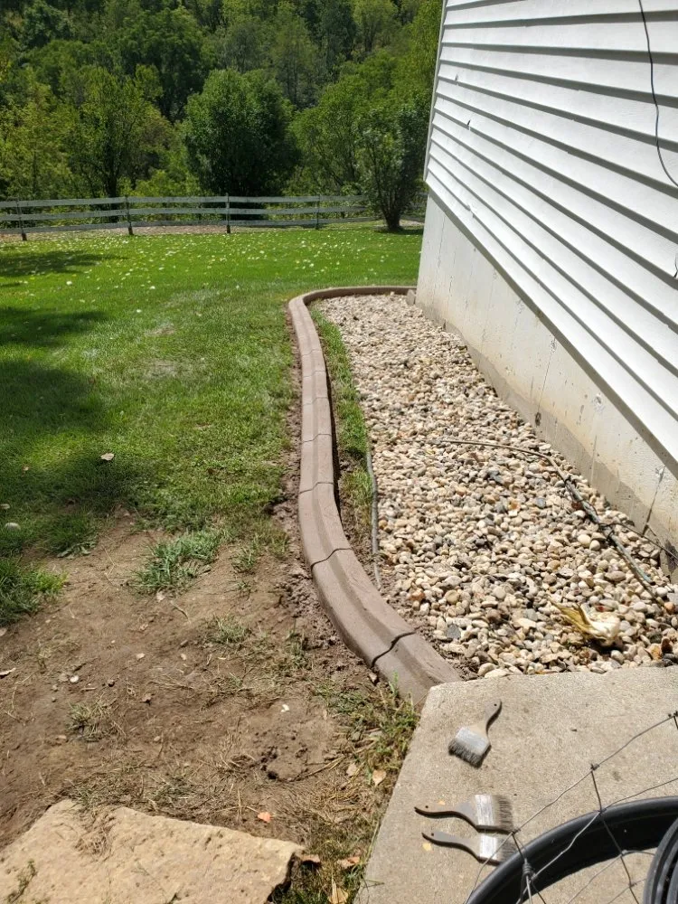 Professional yard maintenance in Lone Rock, WI by Krafty Kurbs