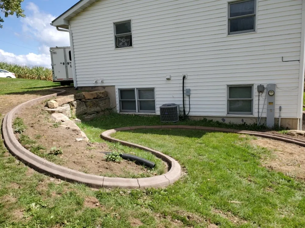 Custom lawn mowing service in Lone Rock, WI by Krafty Kurbs