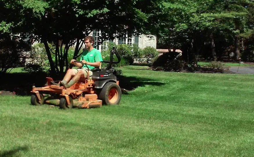 Top-rated lawn mowing service in Fleetwood, PA - Kramer's Lawn & Landscape