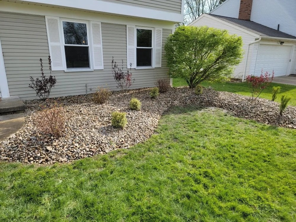 Top-rated yard cleanup service in Berea, OH by Kren’s Kreations
