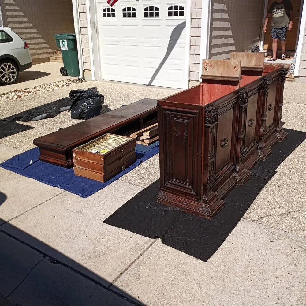 Top-rated yard maintenance for year-round maintenance in Hyattsville, MD by KrishLanz & Co