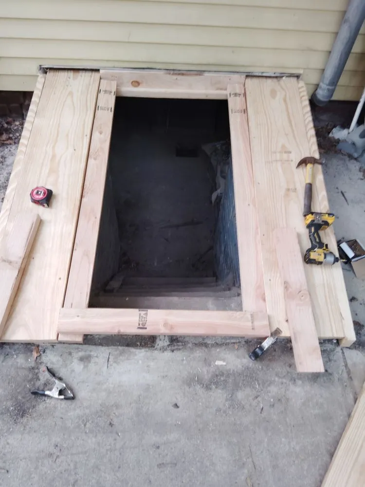 Top-rated yard maintenance experts serving Louisville, KY - Krisp LawnKutz