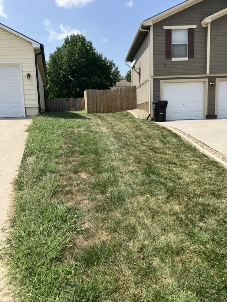 Professional lawn mowing service experts serving Independence, MO - Krispy Kuttz LawnCare & Landsaping