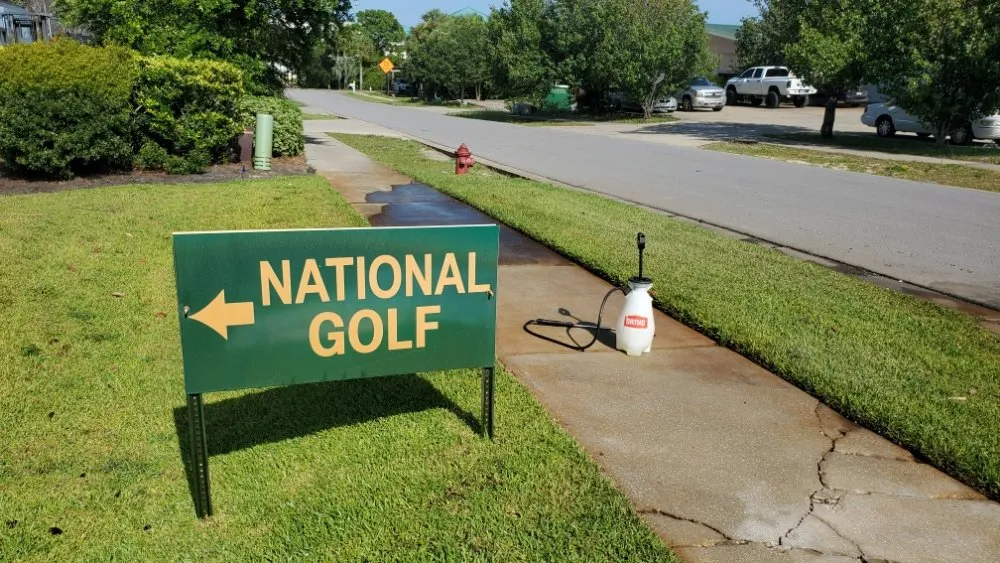 Reliable yard maintenance in Fort Walton Beach, FL by Kristi And David Cleaning