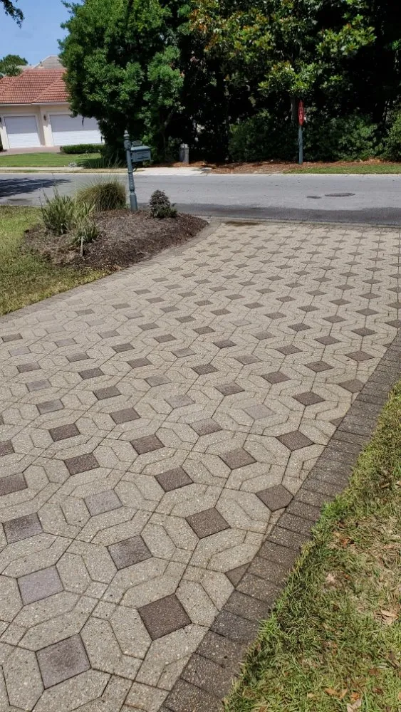 Custom yard cleanup service in Fort Walton Beach, FL by Kristi And David Cleaning